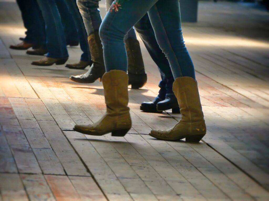 Kowbojki damskie skórzane – ponadczasowy styl i wygoda na każdą okazję 5 Kowbojki damskie skórzane